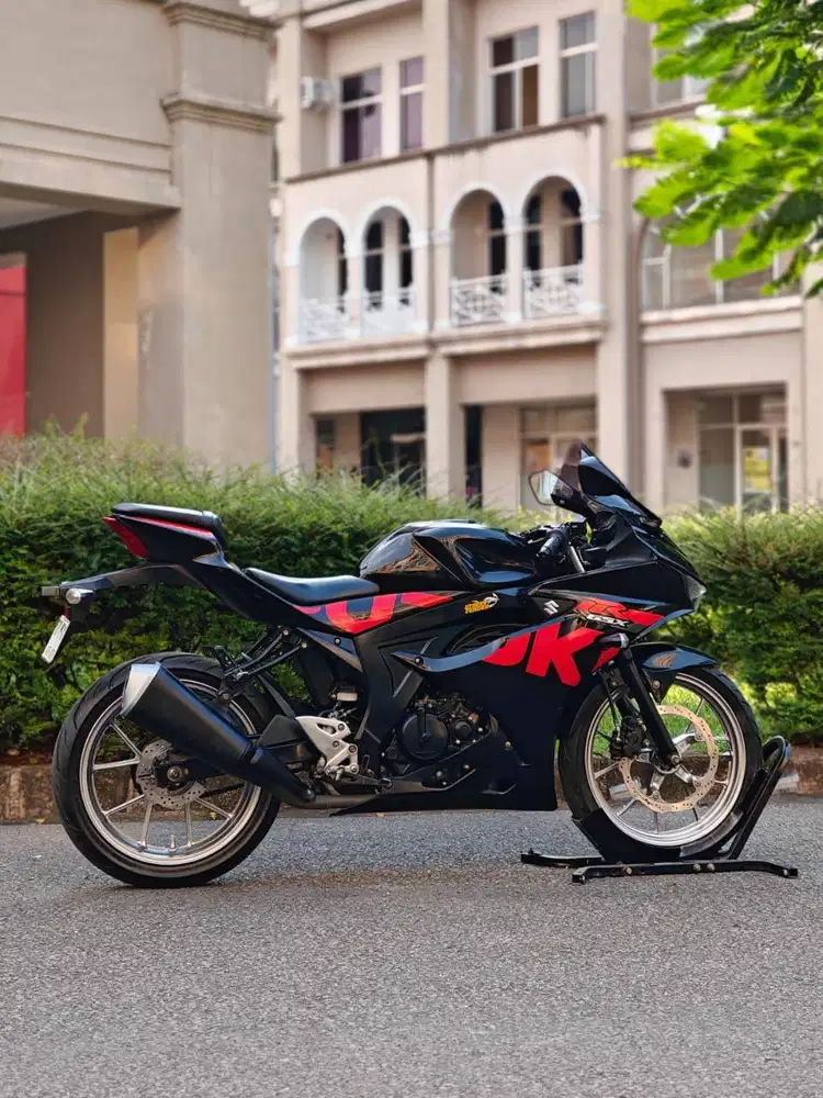 KM LOW! SUZUKI GSX 150R 2018 HITAM PAJAK HIDUP KAYAK BARU