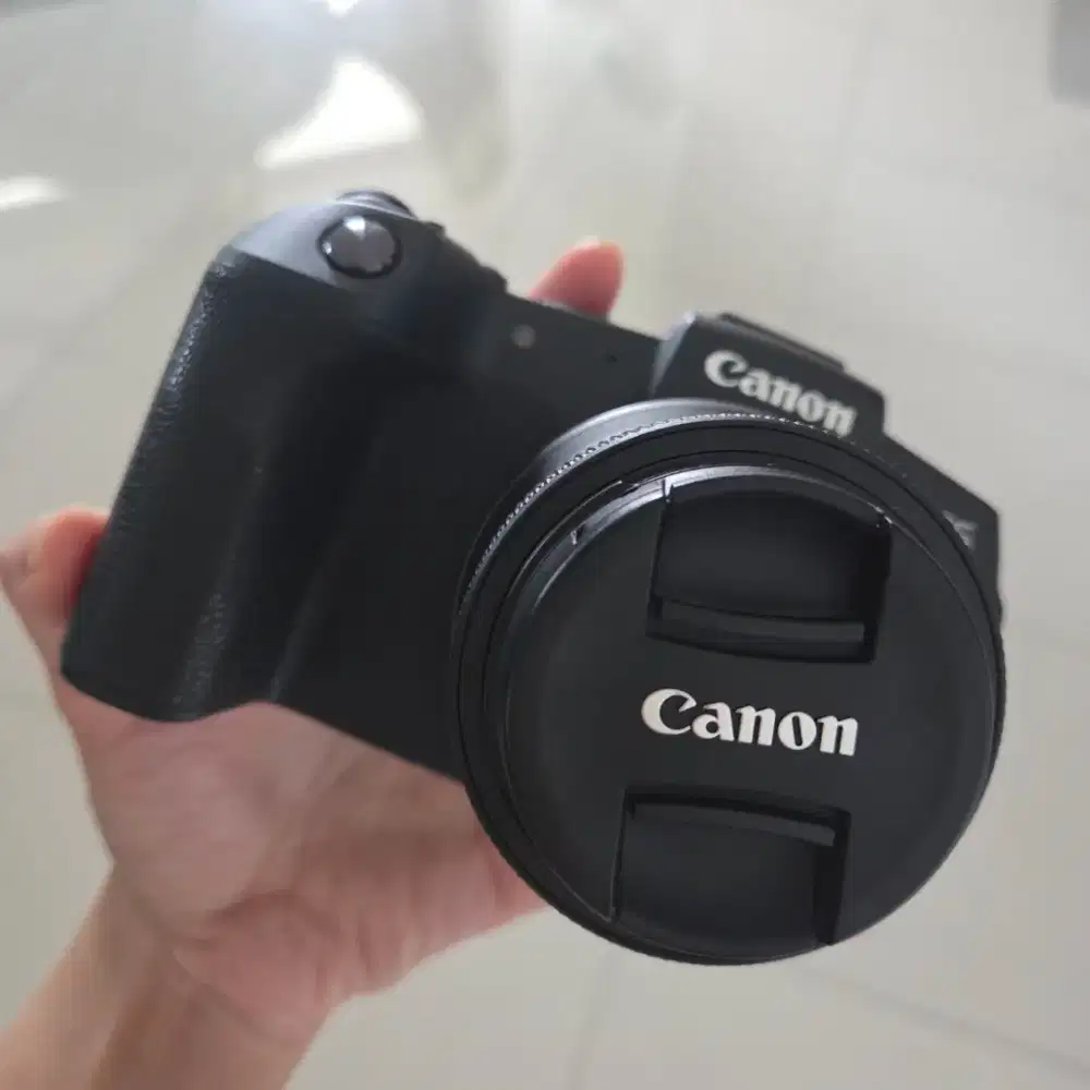 Canon Eos RP Full Frame + Lensa kit 18-45 mm
