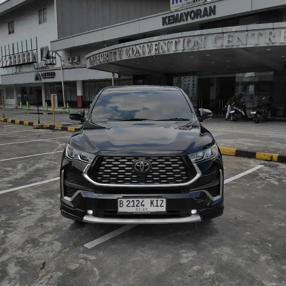 Toyota Innova Zenix 2.0 Q CVT modellista Hev 2025 Hitam