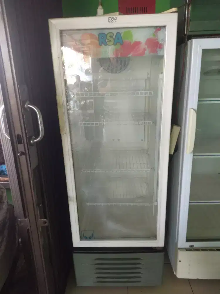 Showcase RSA pendingin minuman