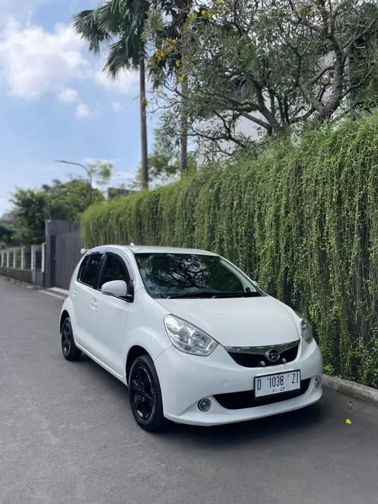 Daihatsu sirion D rs manual 2011