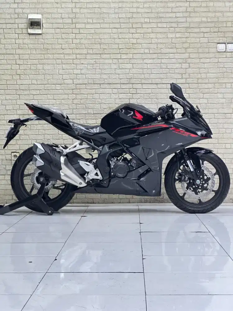 Odo 1 perak Bekas Rasa Baru!!Honda CBR 250RR New 2024 Pmk 2026-Mustika