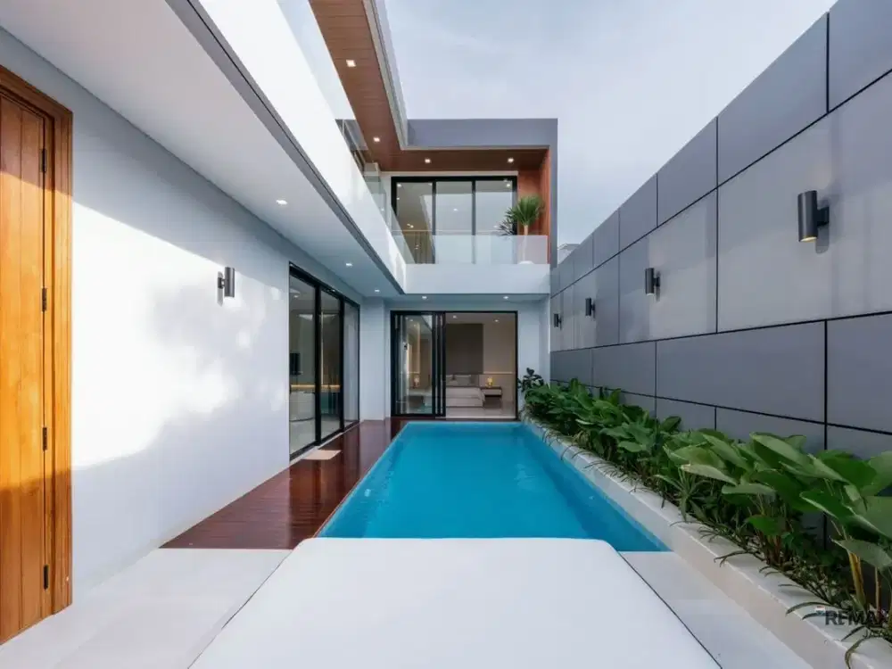 Villa Modern Cantik 4 Kamar Tidur Disewakan, di Berawa Canggu Area