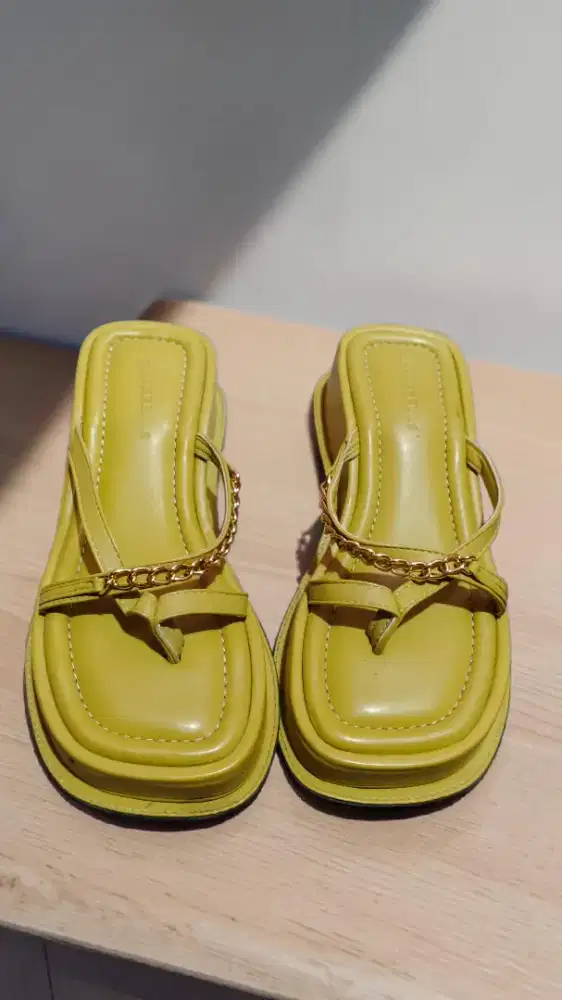 Sandal wanita wedges