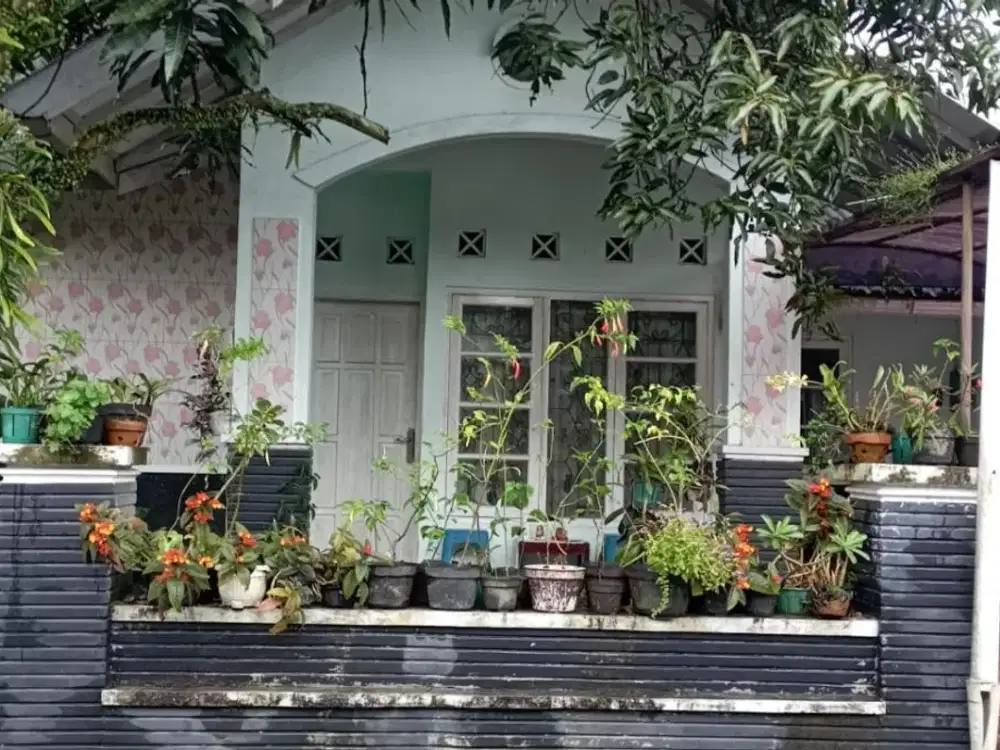 Dijual Rumah Siap Huni Dalam Perumahan Security 24 jam Lokasi jakal km 10 ke barat