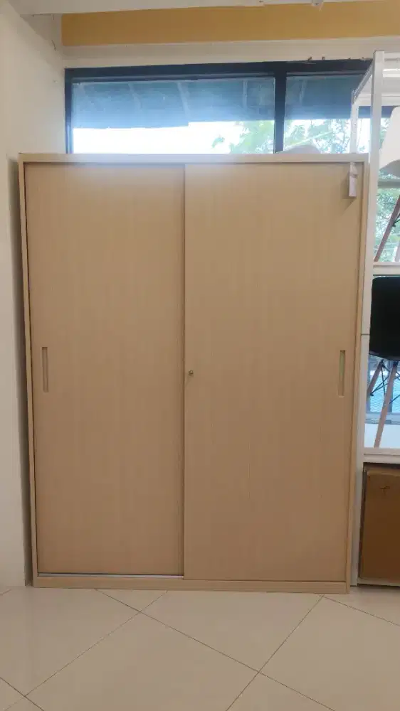 Promo lemari metal pintu geser