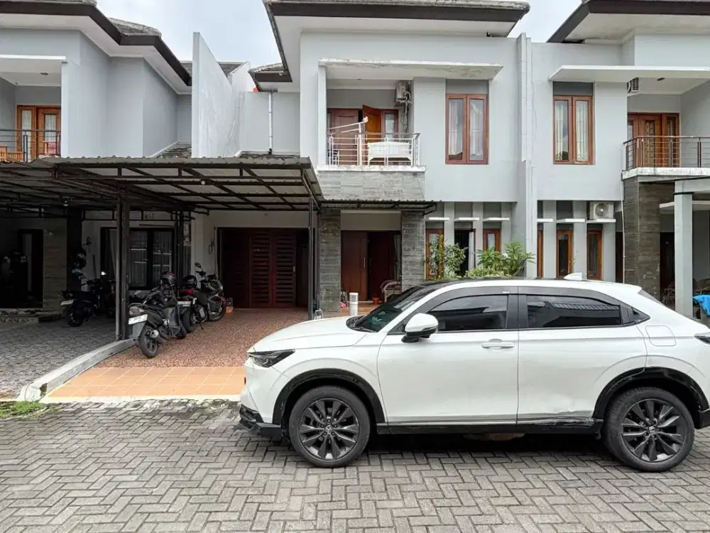 Rumah Cluster Di Kawasan Elit Palagan Row Jalan Lebar Fasum Kolam Renang Lapangan Tenis Harga Bu Nego Sampai Deal