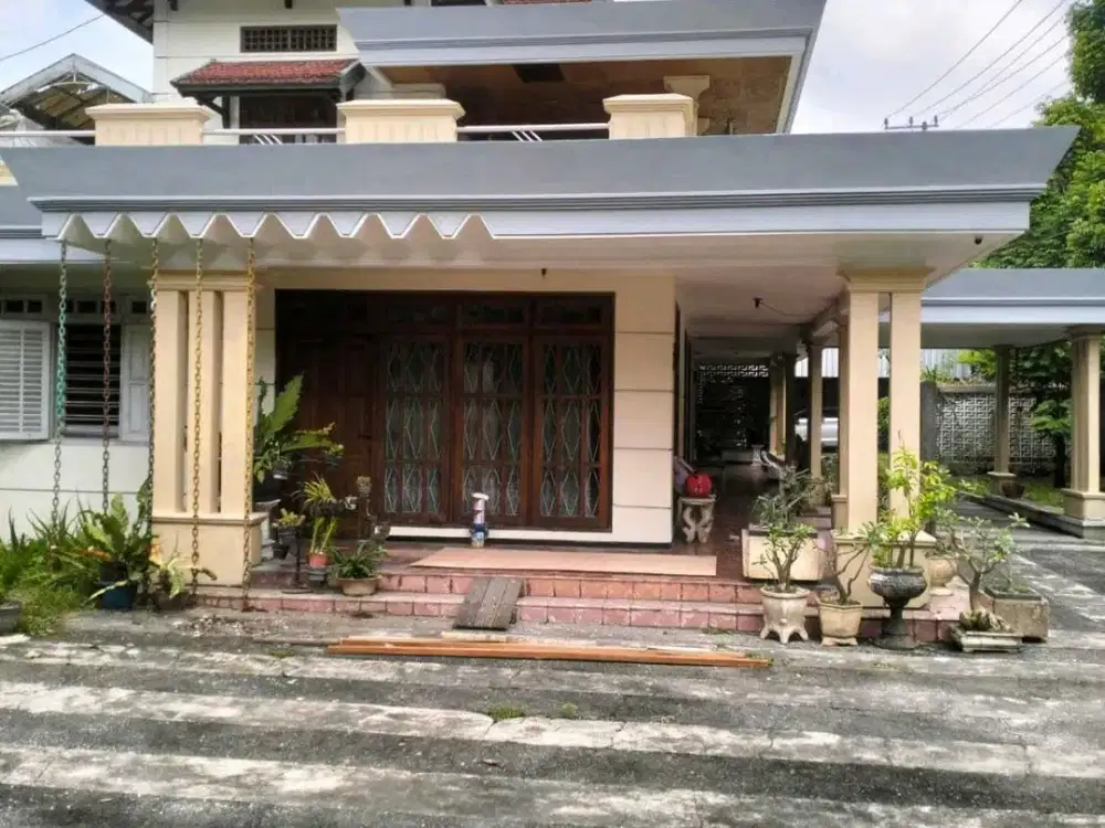 DIJUAL RUMAH DOKTER CIPTO KLOJEN MALANG RON.A3154