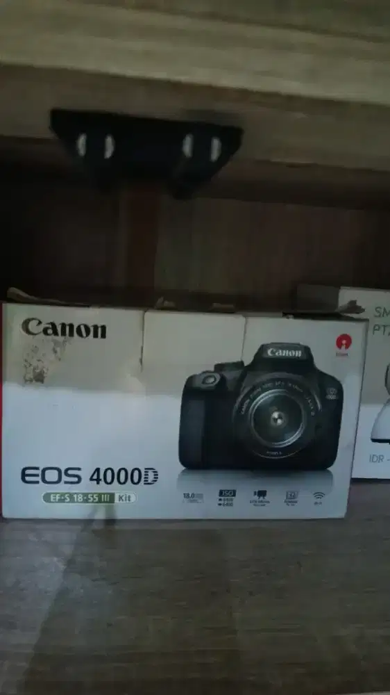 Dijual kamera DSRL EOS 4000D harga 3.500.000 nego tipis