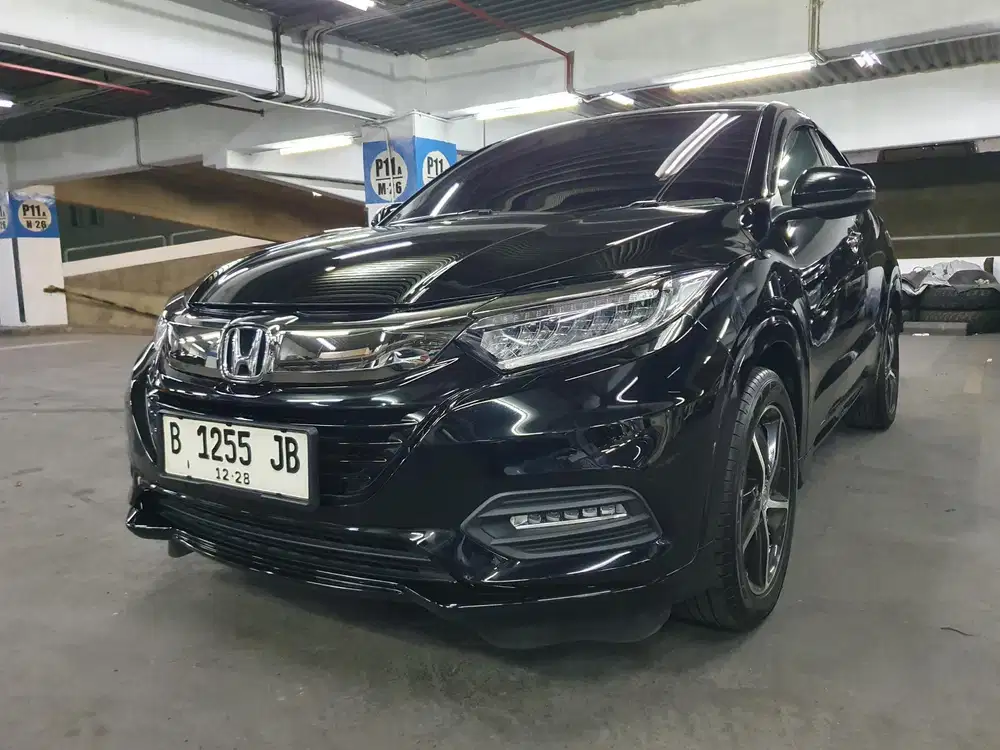 HRV TDp8Jt 1.8 Prestige Panoramic Sunroof 2021 FullOriginalSepertiBaru