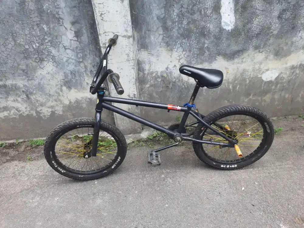 Sepeda BMX custom