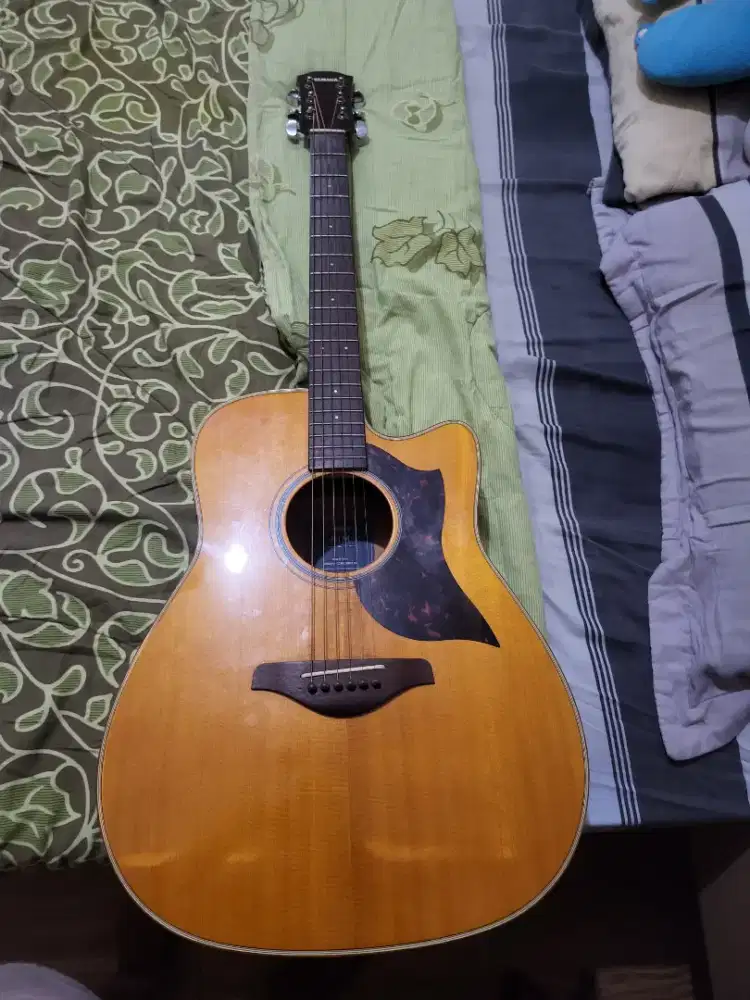 Guitar Yamaha A1M