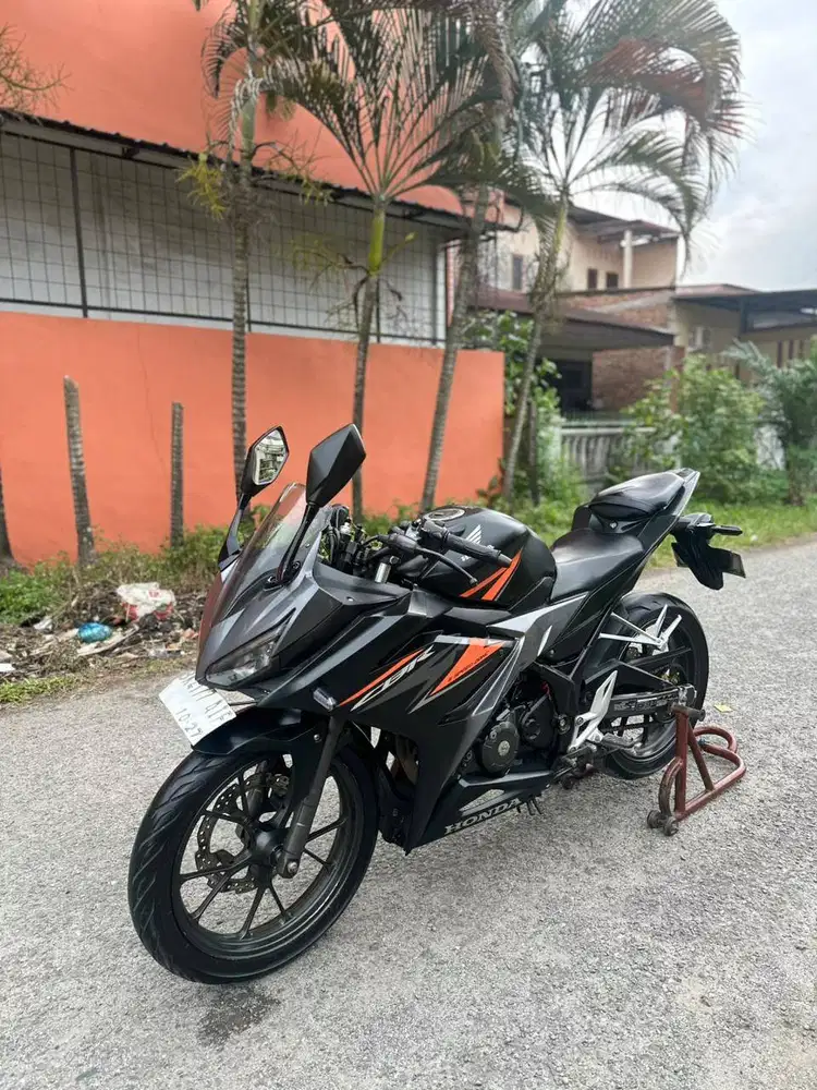 Honda CBR 150 R Tahun 2018