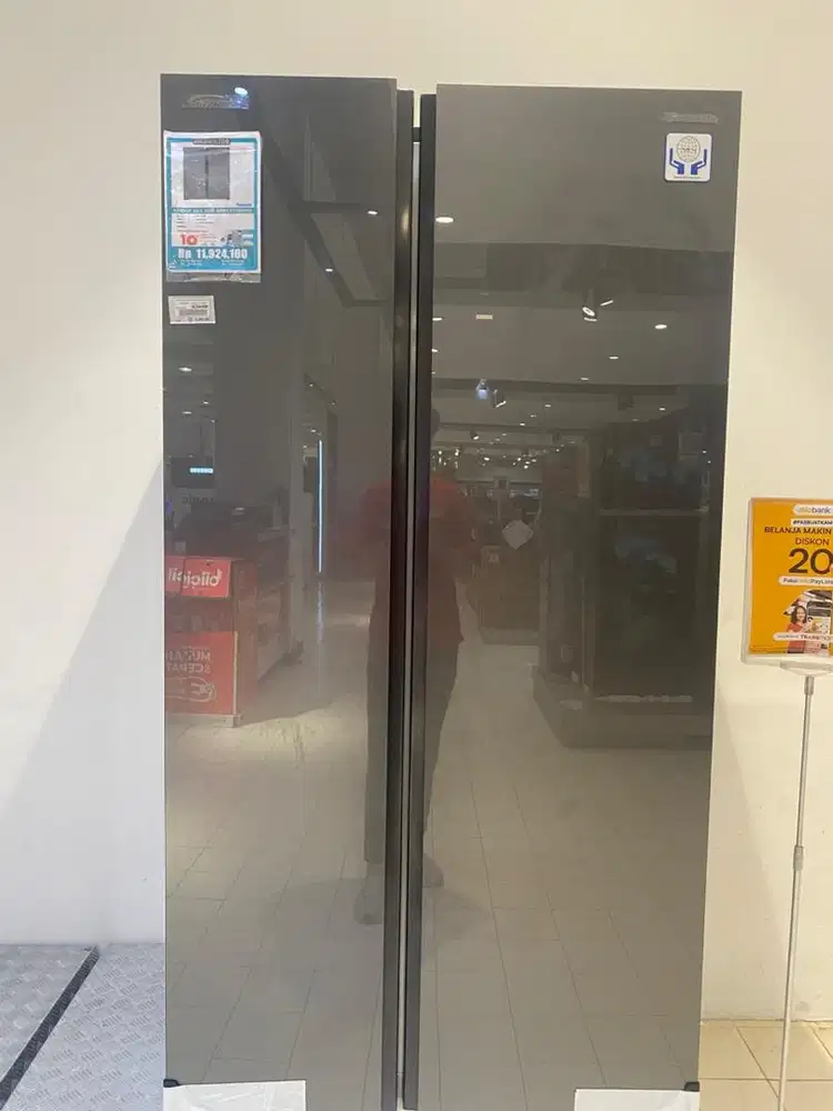 Kulkas Panasonic 592 Liter, power 260 WATT