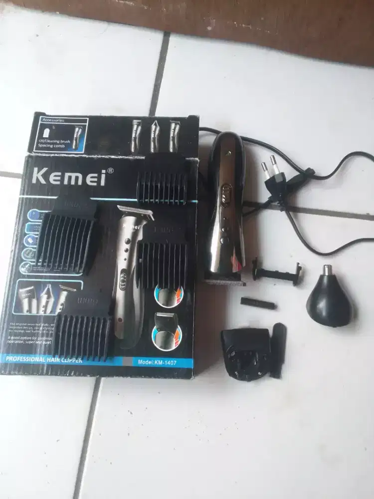 Di jual alat cukur rambut merek Kemei