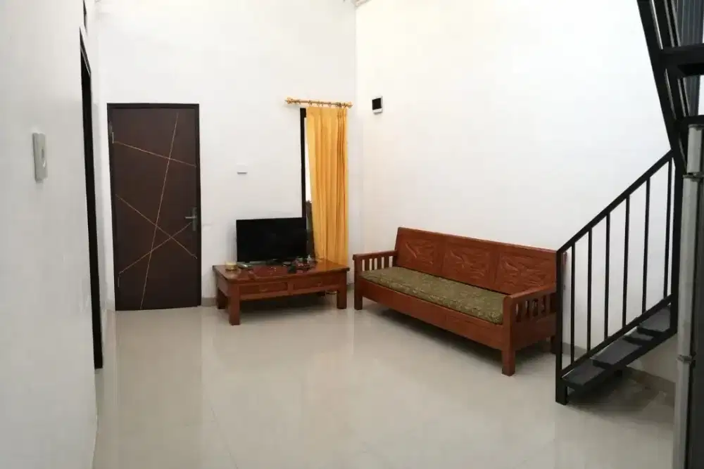 Satu set meja kursi jati