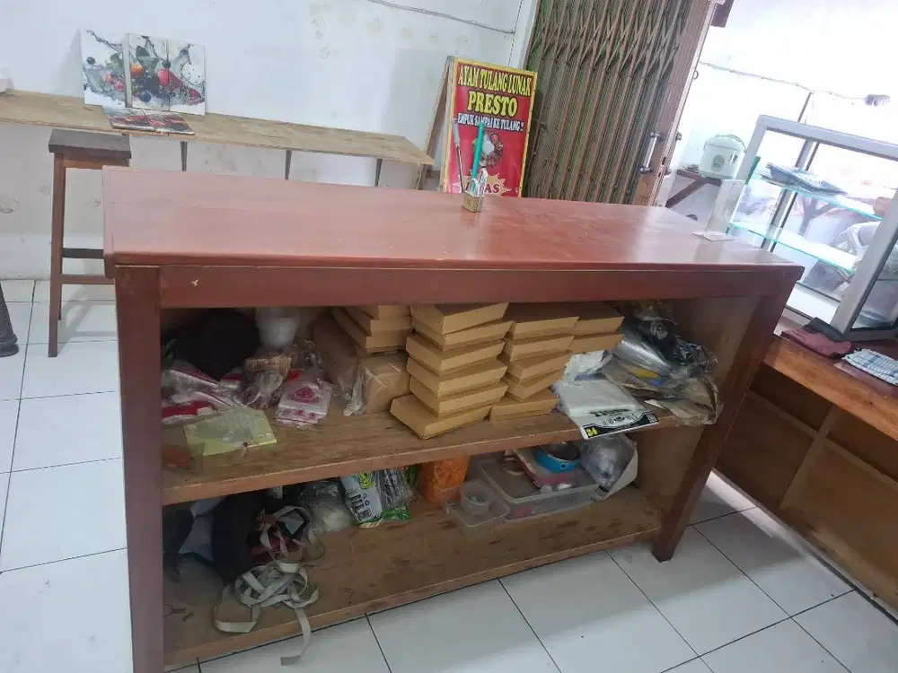 Meja kayu meranti dan lemari