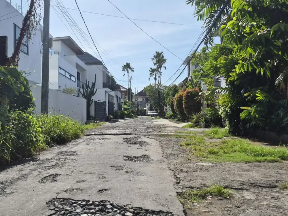 Jual Tanah Bonus Rumah Di Jalan Jl. Prof. Moh. Yamin Renon Denpasar Bali. Dekat Ke Plaza Renon, Hayam Wuruk, Jln Merdeka, Hangtuah, Sanur Bali,