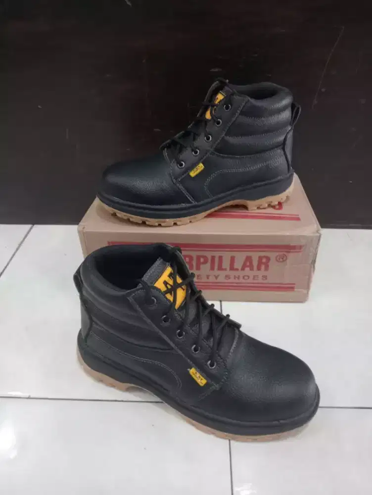 Sepatu boot kulit murah