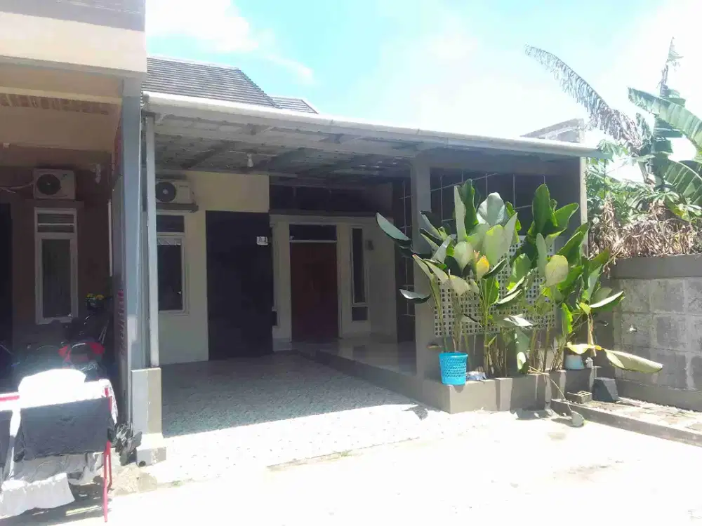 Rumah dan 2 Kios Dekat GOR Pakansari Cuma 640 JT