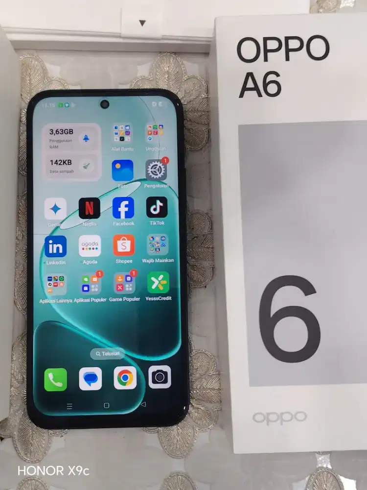 oppo a6 ram 6/256 like new