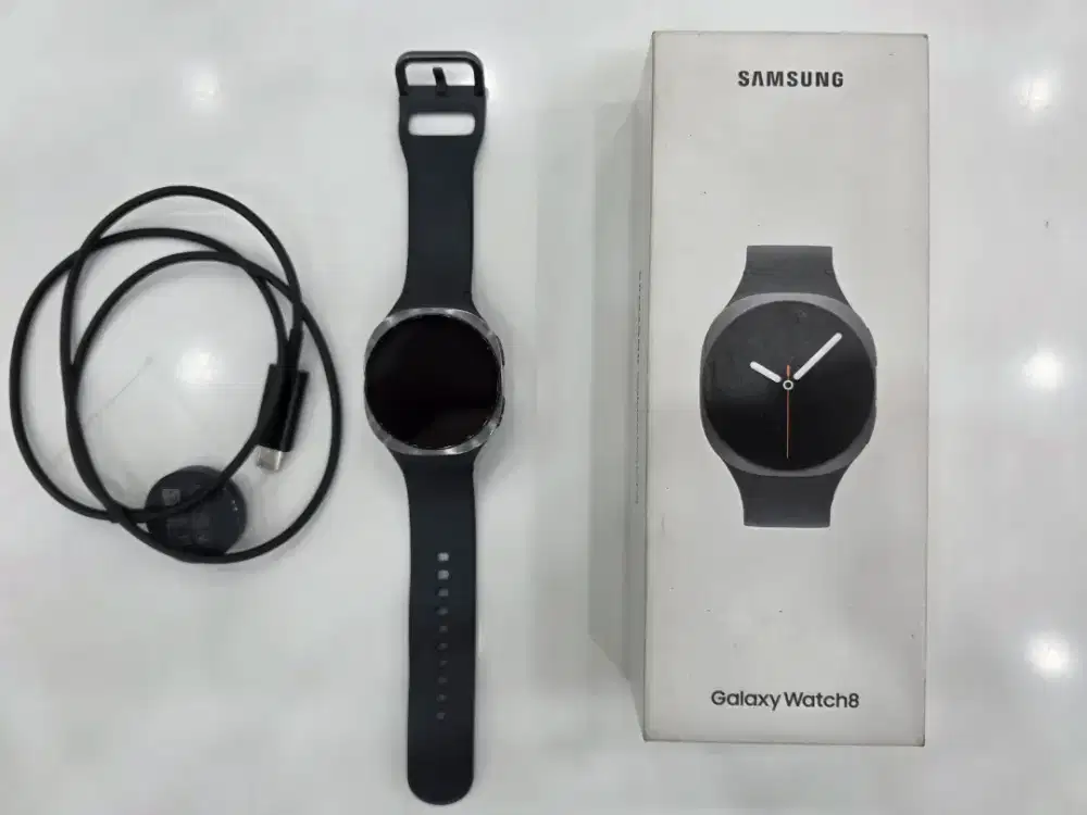 Samsung Galaxy Watch 8 40mm Graphite like new