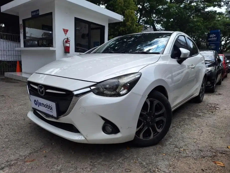 DP MURAH Mazda 2 1.5 GT Bensin-AT 2015 Putih CUYRB