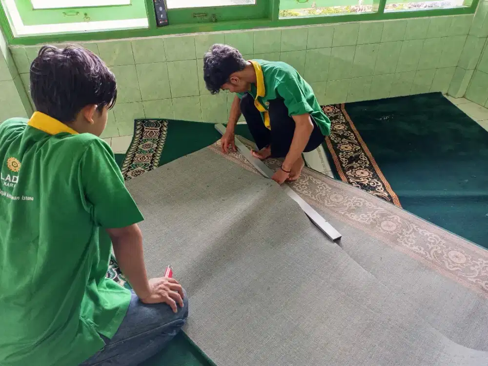karpet masjid penghias ruang mushola rumah dan masjid