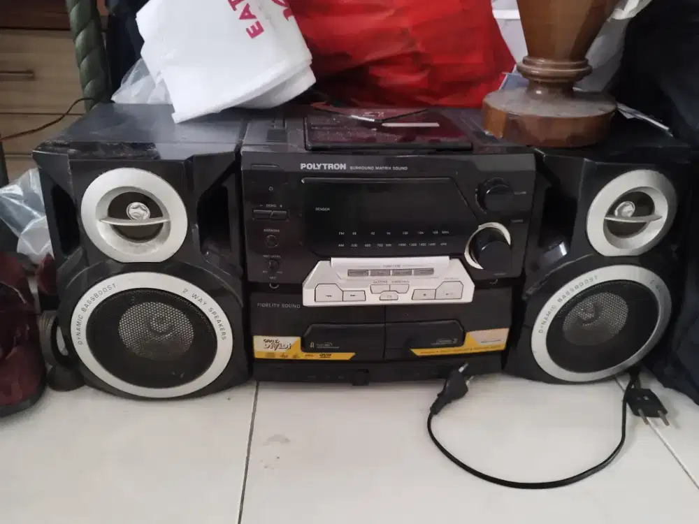 Radio tape compo polytron .