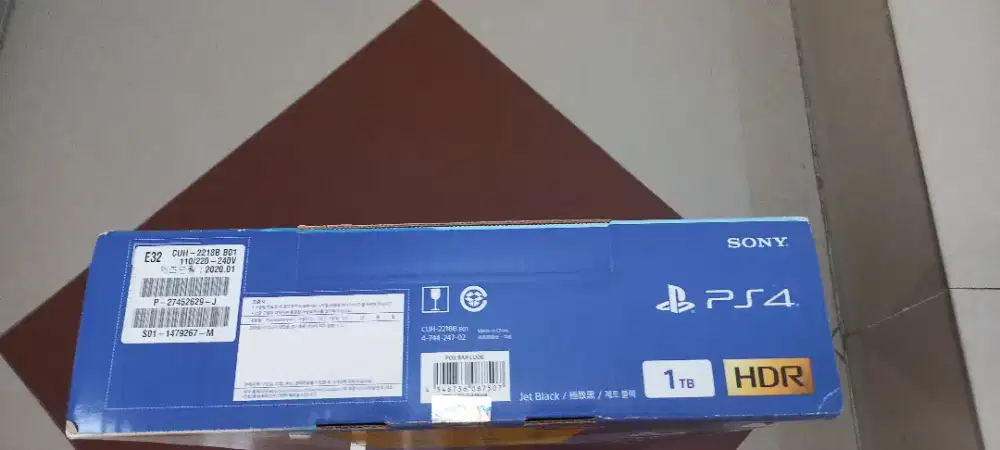 PS4 SLIM 1TB LENGKAP JARANG PAKAI
