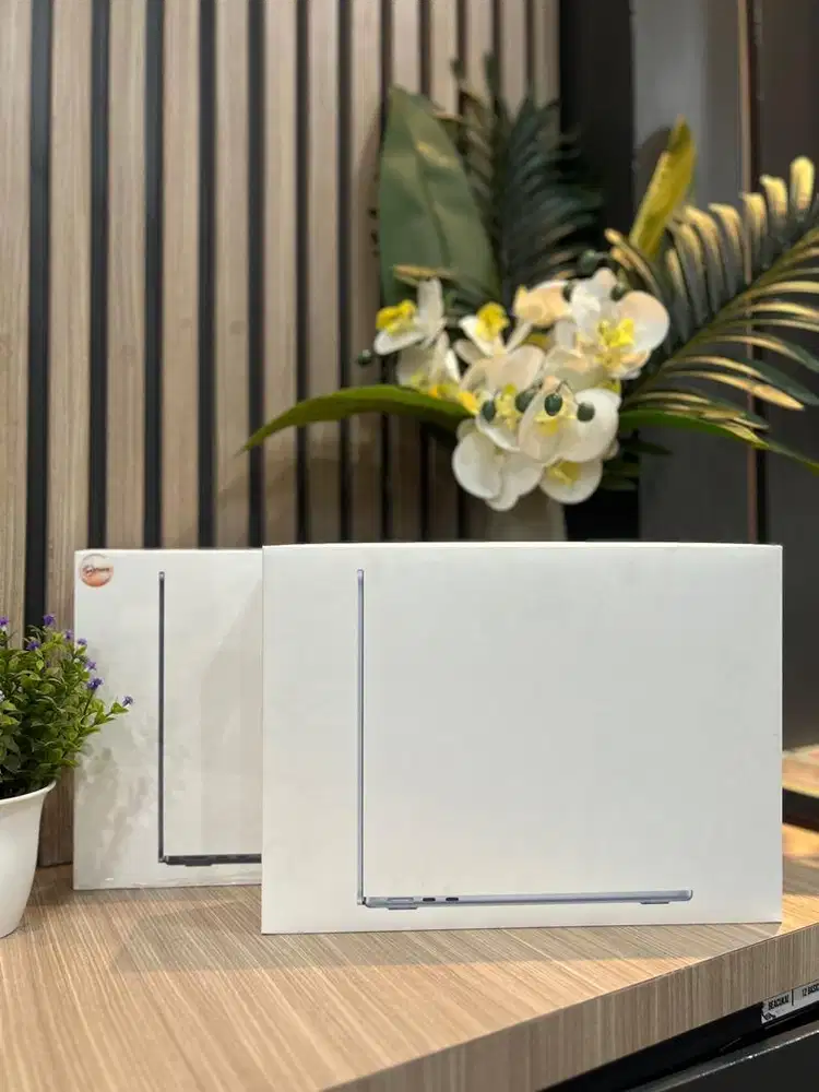 Brandnew macbook airm2 8 macbook air m4