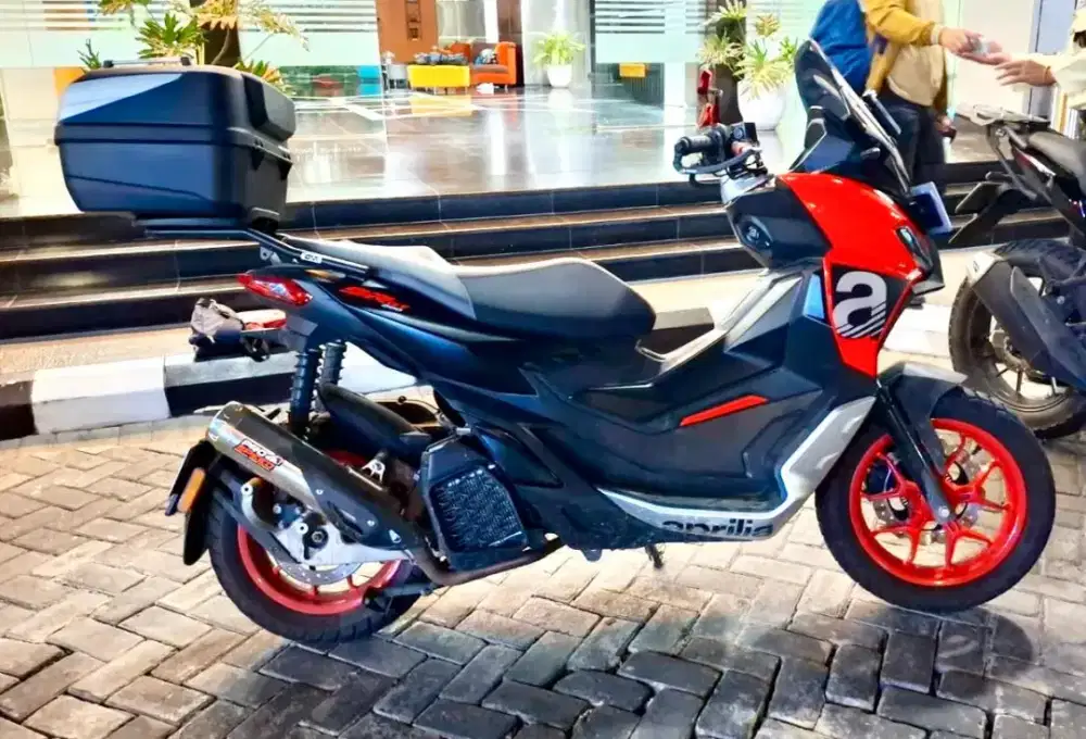Aprilia SR GT 200 S