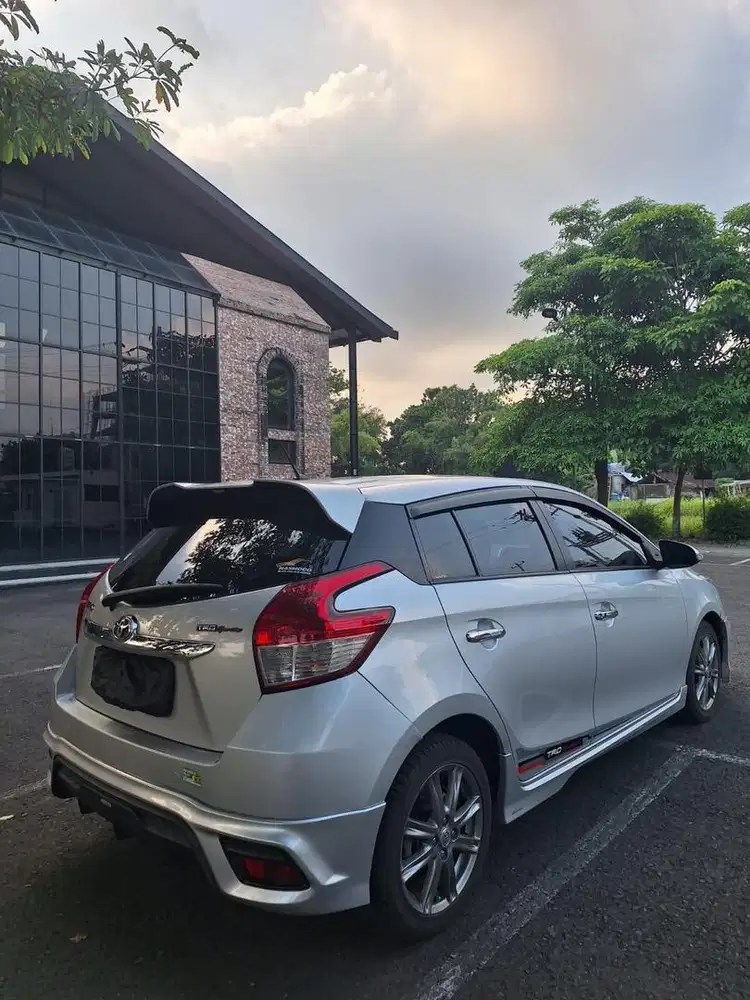YARIS Lele SILVER 2014 TRD sportivo Manual.