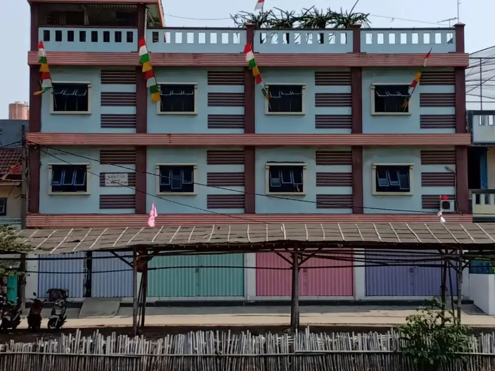 Jual Cepat Kos-Kosan 4 Lantai Lokasi Depan Villa Taman Bandara Dadap Tangerang