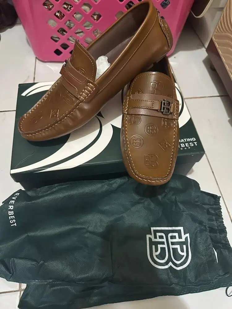 Sepatu everbest