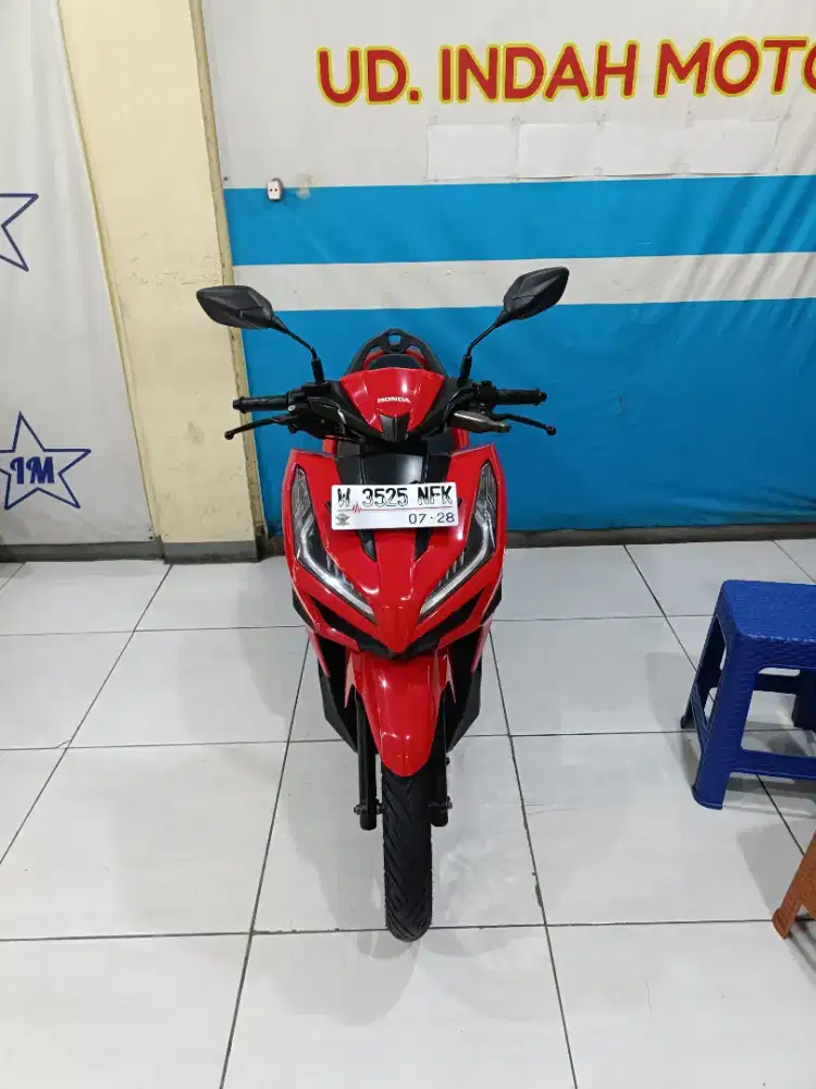 Merah glossy HONDA VARIO ESP CBS SPORTY FI ECO 2023 BISA KREDIT KM LOW