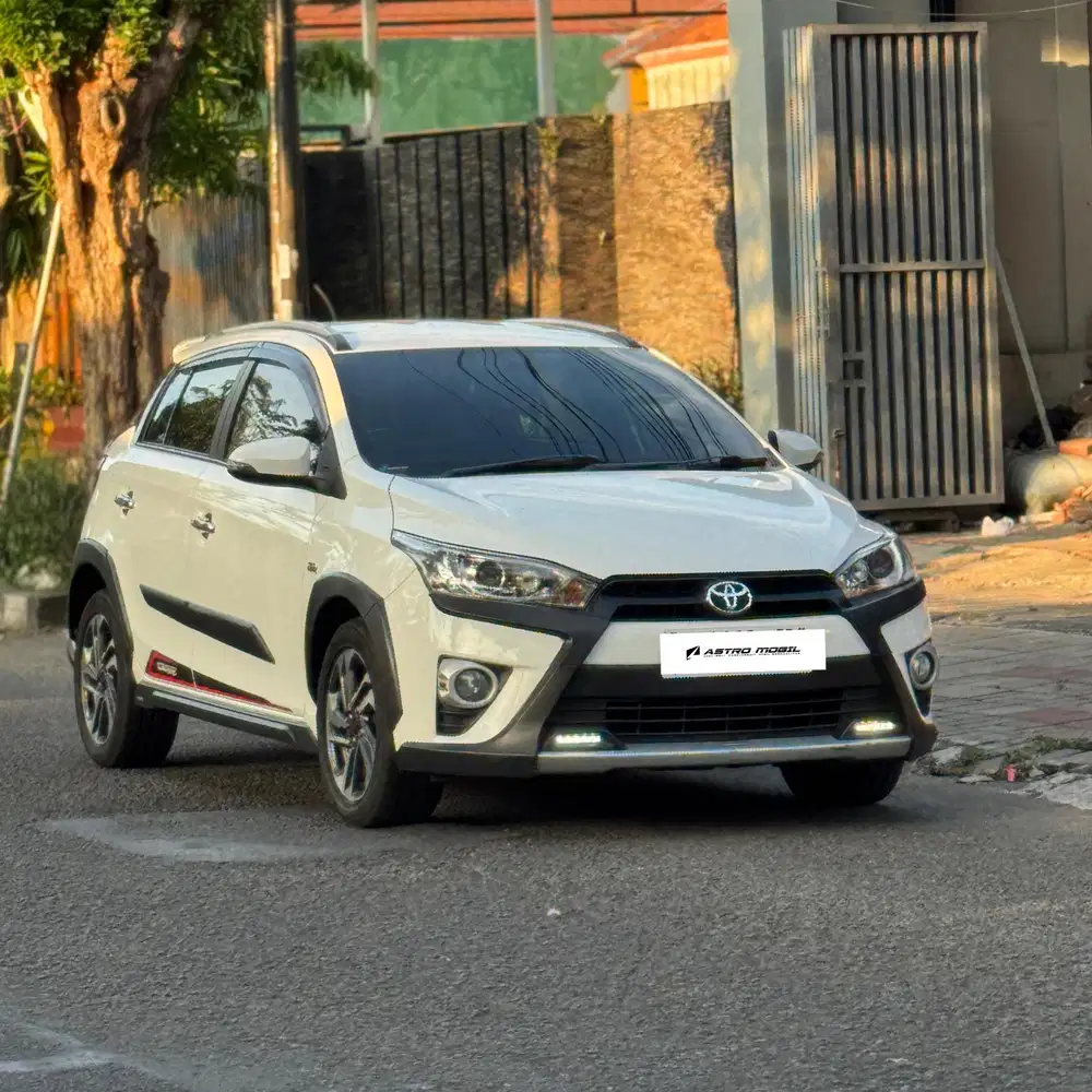 YARIS TRD SPORTIVO 2018 / 2017 Putih Bagus Murah Kredit Bekas Surabaya