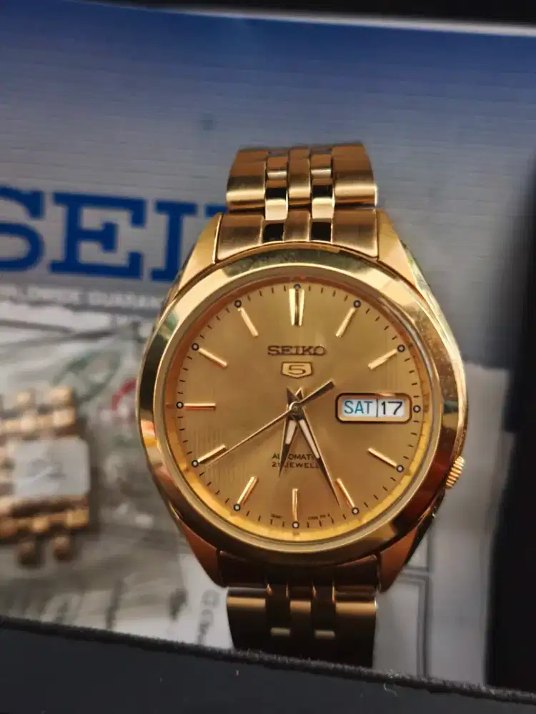 jam seiko 5 sport gold color
