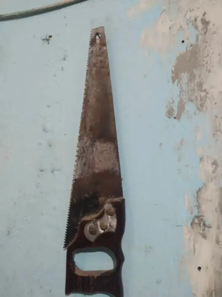 Di jual gergaji masih tajem