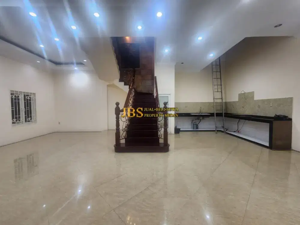 Rumah 2,5 Tingkat Siap Huni Dijual di Komplek Cemara Asri Medan Jalan Blueberry - Medan