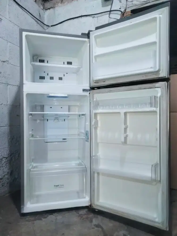 KULKAS 2PINTU ( LG )