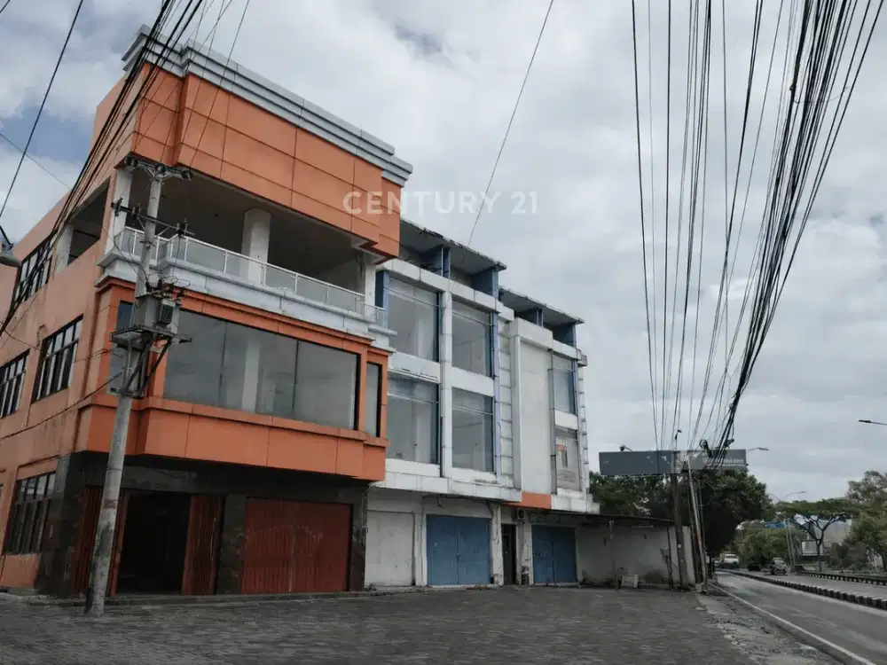 Ruko 2Lt Pinggir Jalan Ringroad Utara Dekat Pakuwon Mall
