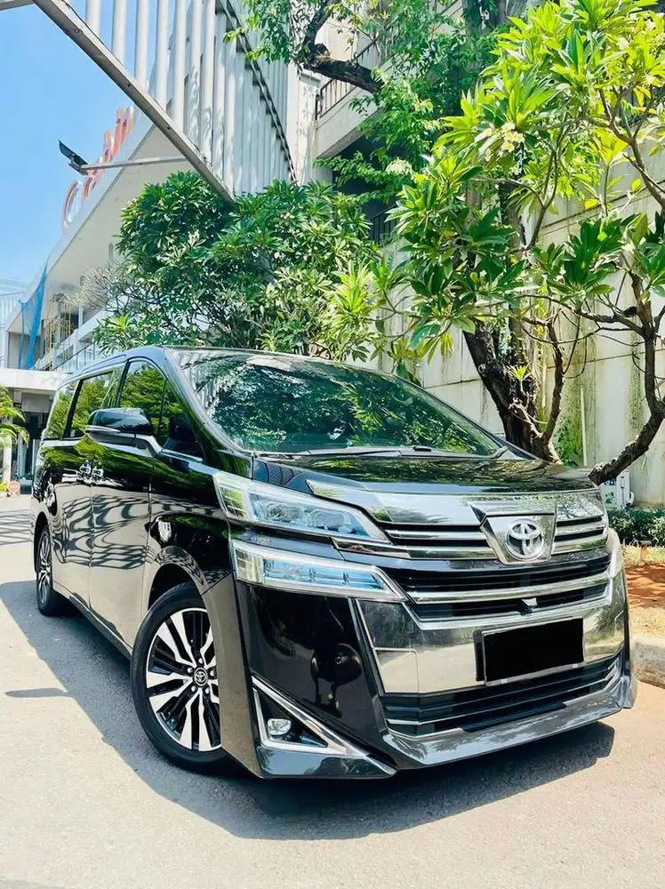 TOYOTA NEW VELLFIRE 2018. AT HITAM