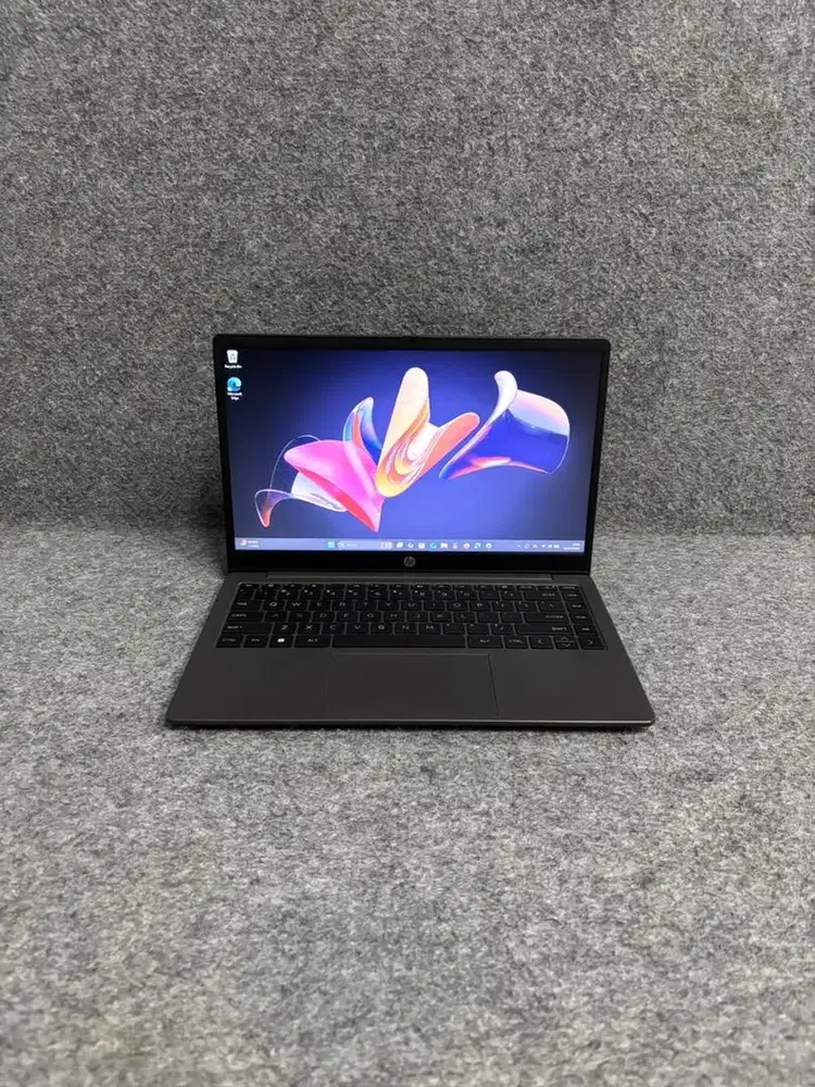 LAPTOP HP 245 G10 AMD RYZEN 5 - 7520U 8GB/512GB