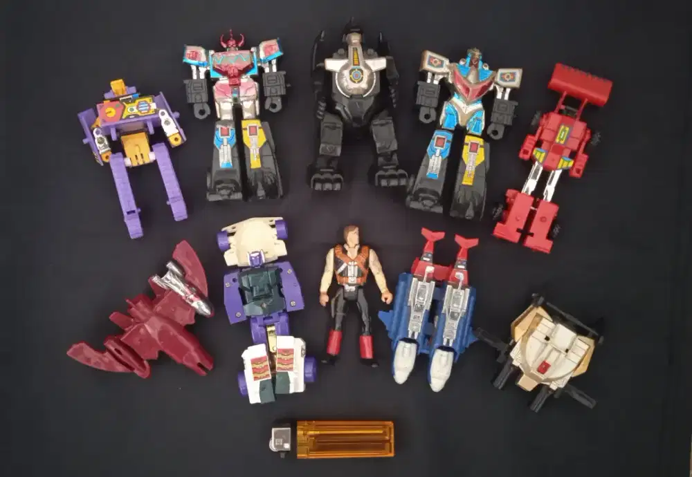 MAINAN ACTION FIGURE Superhero Transformer Robot Pesawat Mobil Unbrand