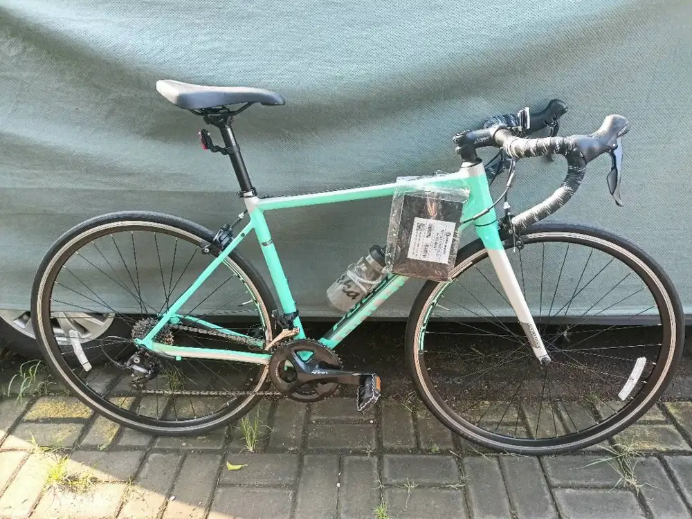 Sepeda Roadbike Polygon Strattos S3