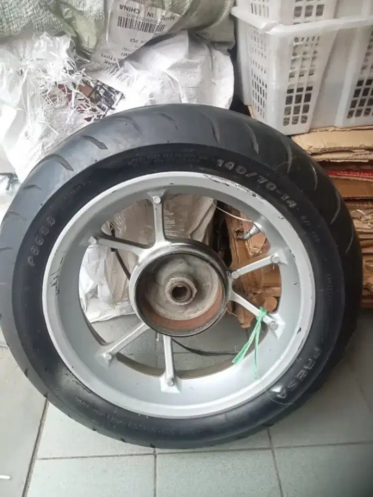 Velg + ban copotan aerox / lexi