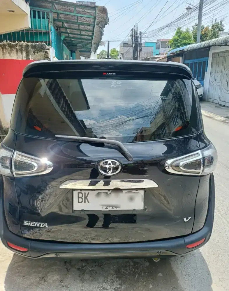 TOYOTA SIENTA V MATIC AT 2016 HITAM