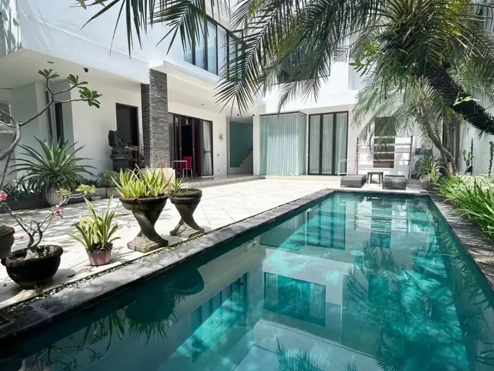VILLA A LUXURY  FOR RENT  IN KEROBOKAN