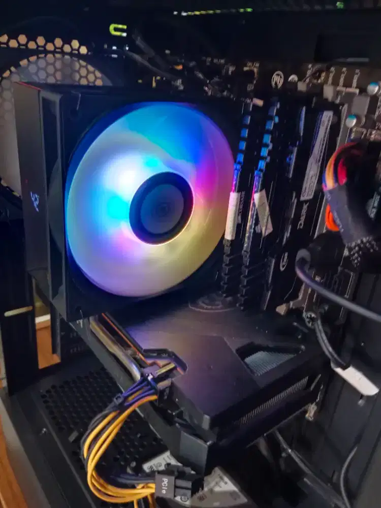 CPU i7 4790k RX 6600 XT Digital Argb